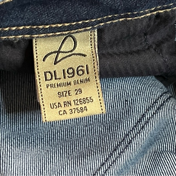 DL1961 Size 29 Women’s Dark Wash Kim Skinny 360 Stretch Jeans. - Picture 7 of 8